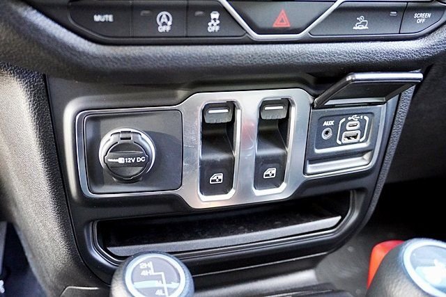 New 2026 Bright White Clear-Coat Exterior Paint Jeep Sport image 30