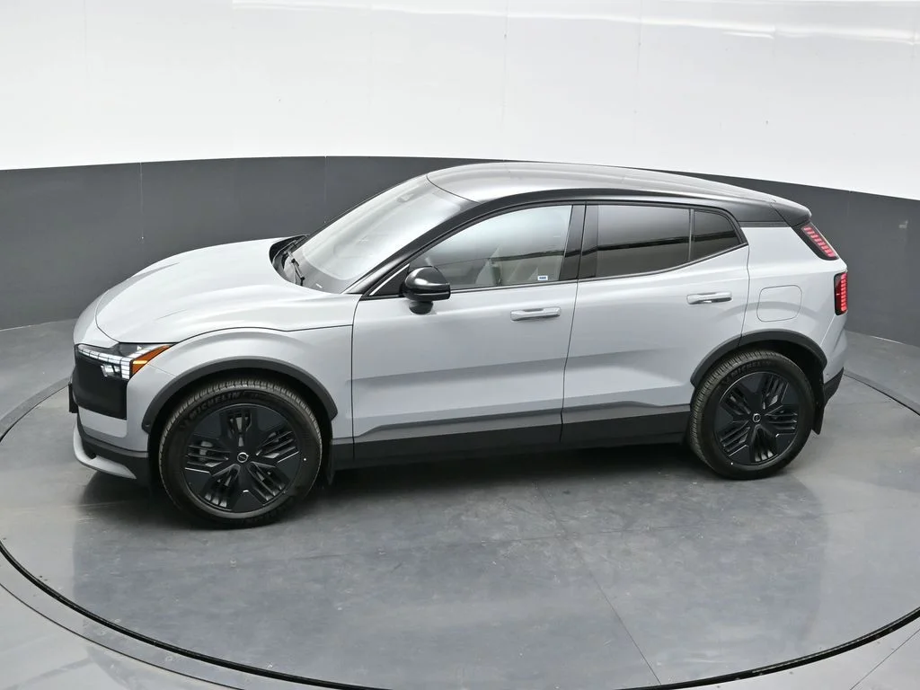 New 2026 Vapour Grey Volvo Twin Motor Cross Country Ultra image 35