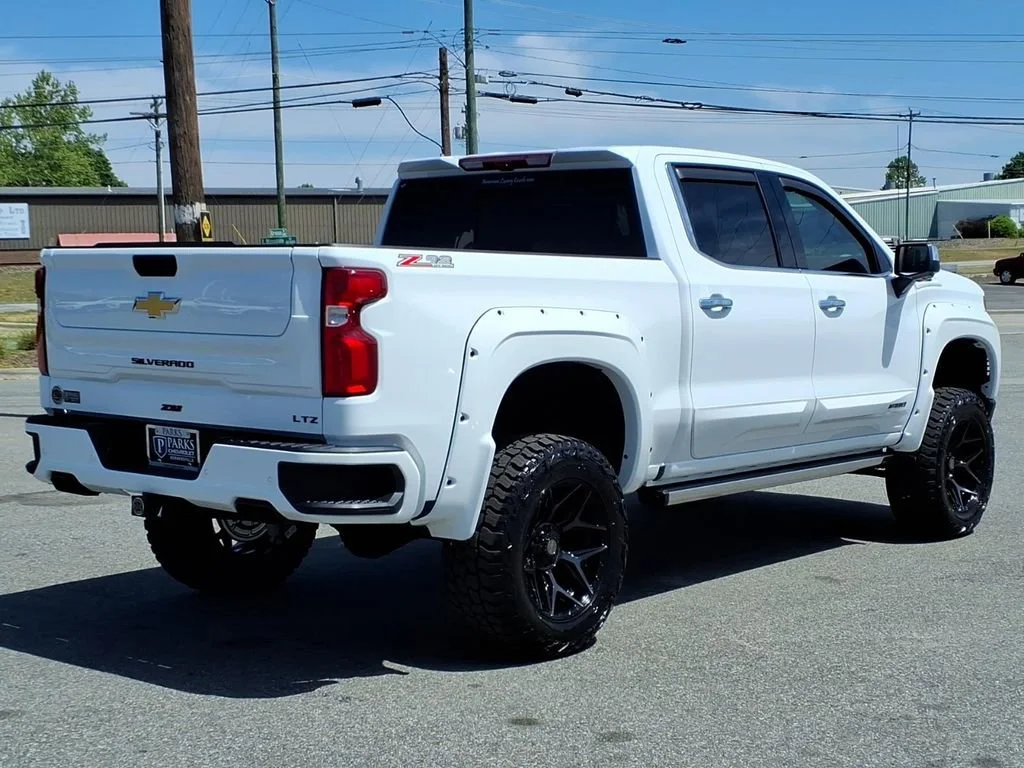 New 2026 Summit White Chevrolet LTZ image 27