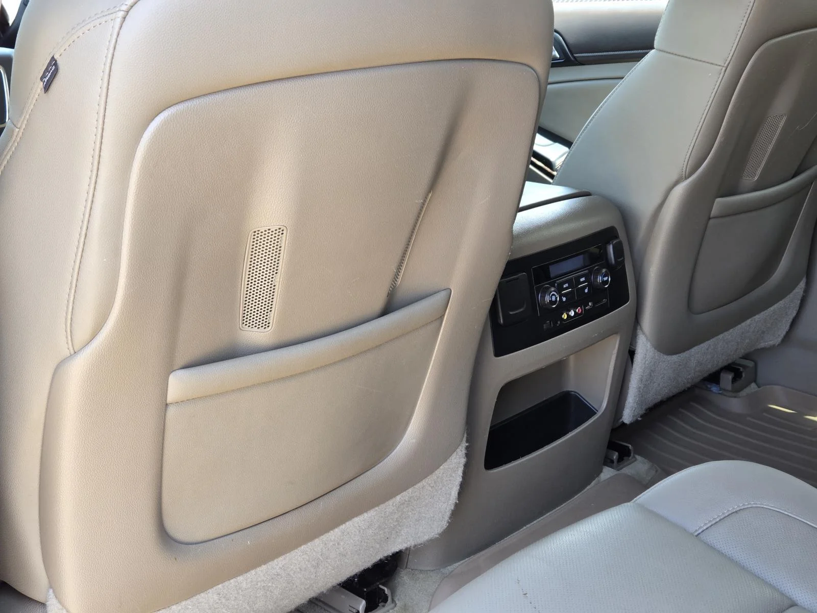 Used 2015 CHAMPAGNE SILVER METALLIC GMC SLT image 35