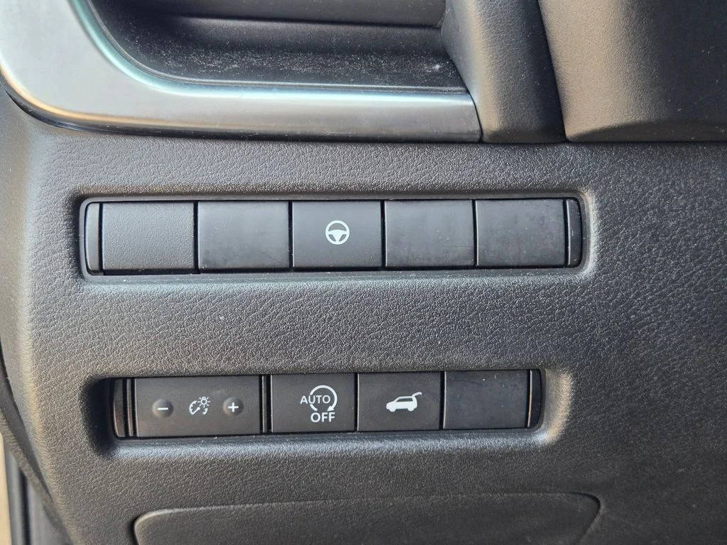 Used 2025 Gray Nissan SV image 22