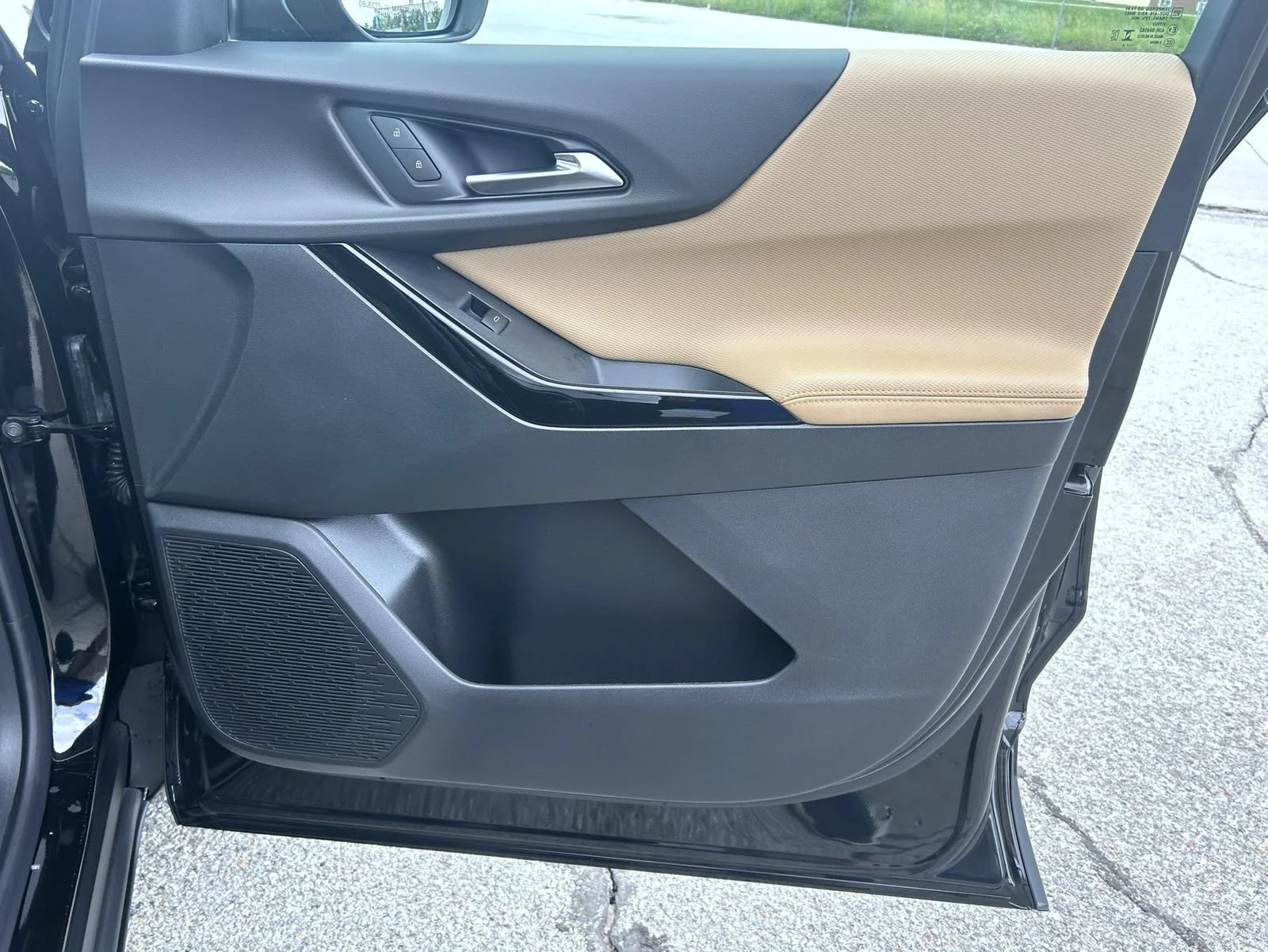 New 2026 Mosaic Black Metallic Chevrolet ACTIV image 17