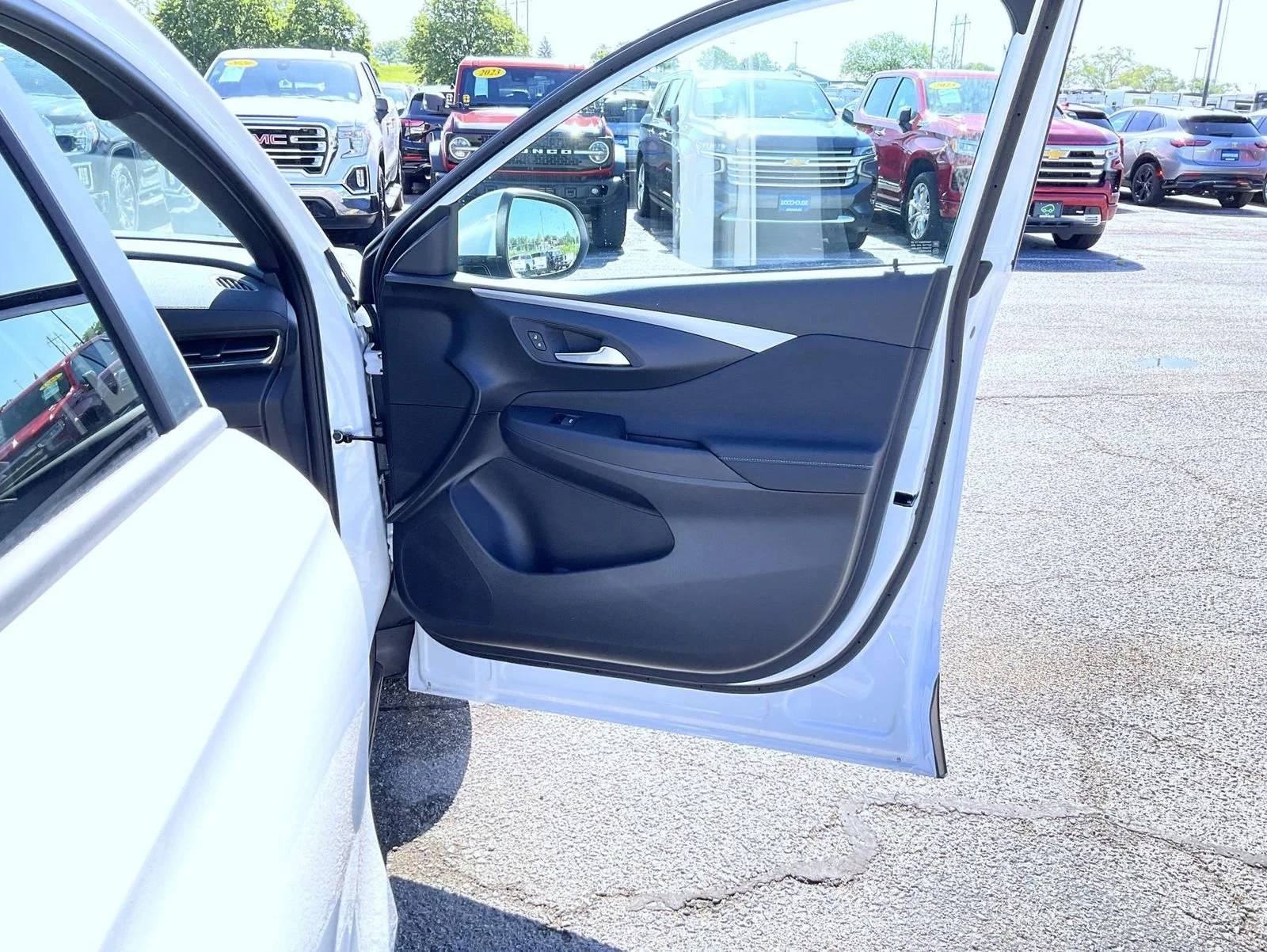 New 2026 Summit White Buick Preferred image 16