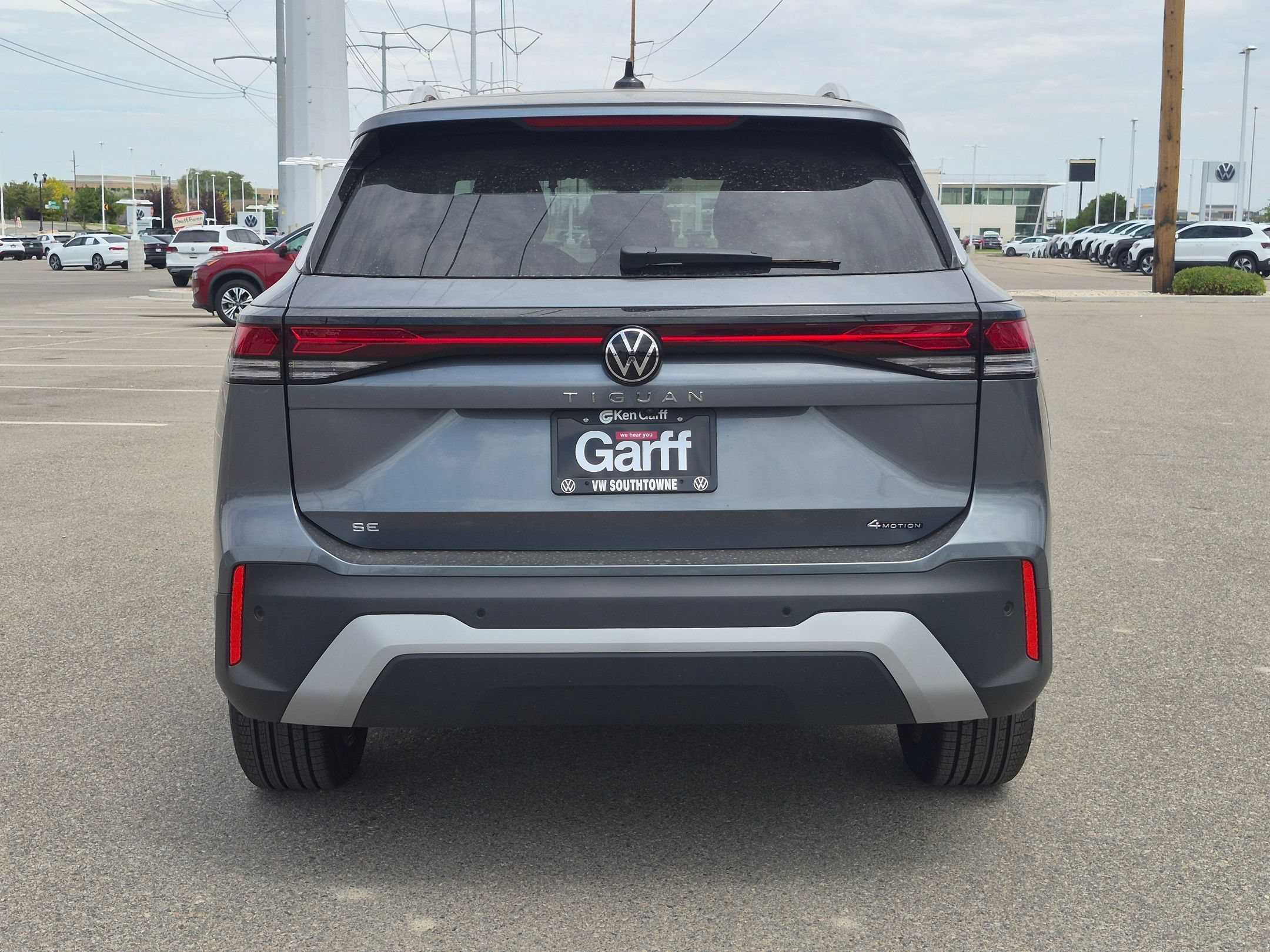 New 2026 Platinum Gray Metallic Volkswagen SE image 4