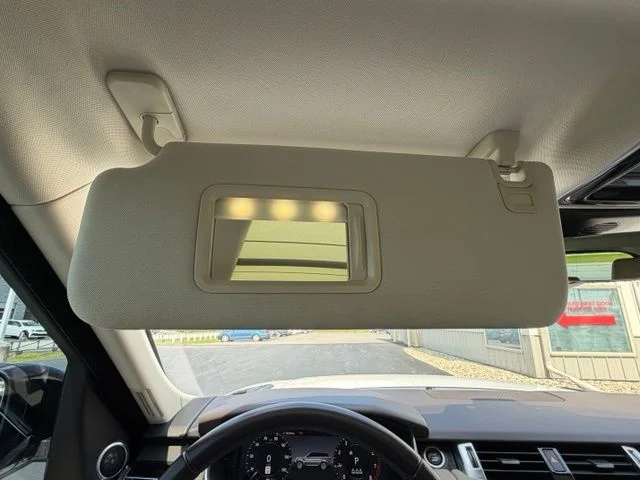 Used 2020 White Land Rover HSE image 28