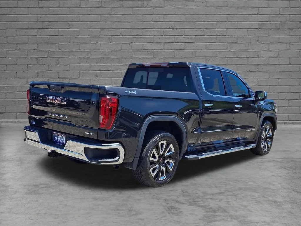Used 2020 Carbon Black Metallic GMC SLT image 12