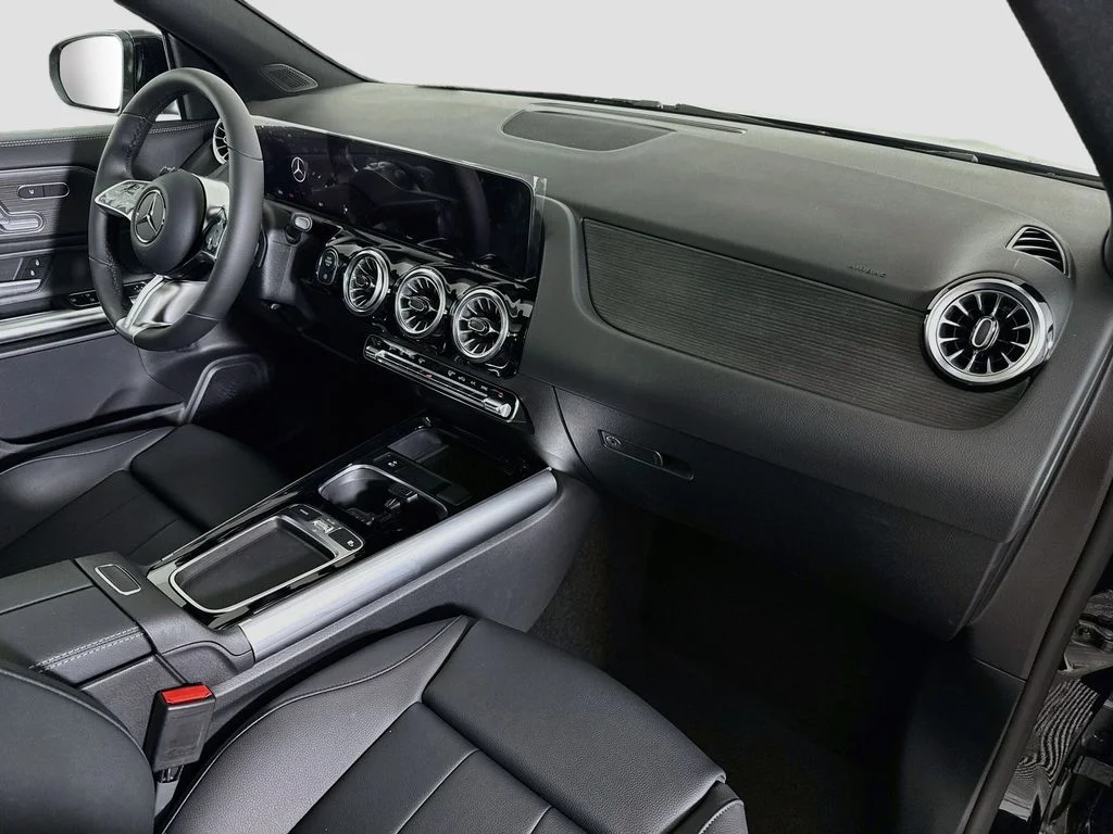 New 2026 Black Mercedes-Benz GLA 250 image 28