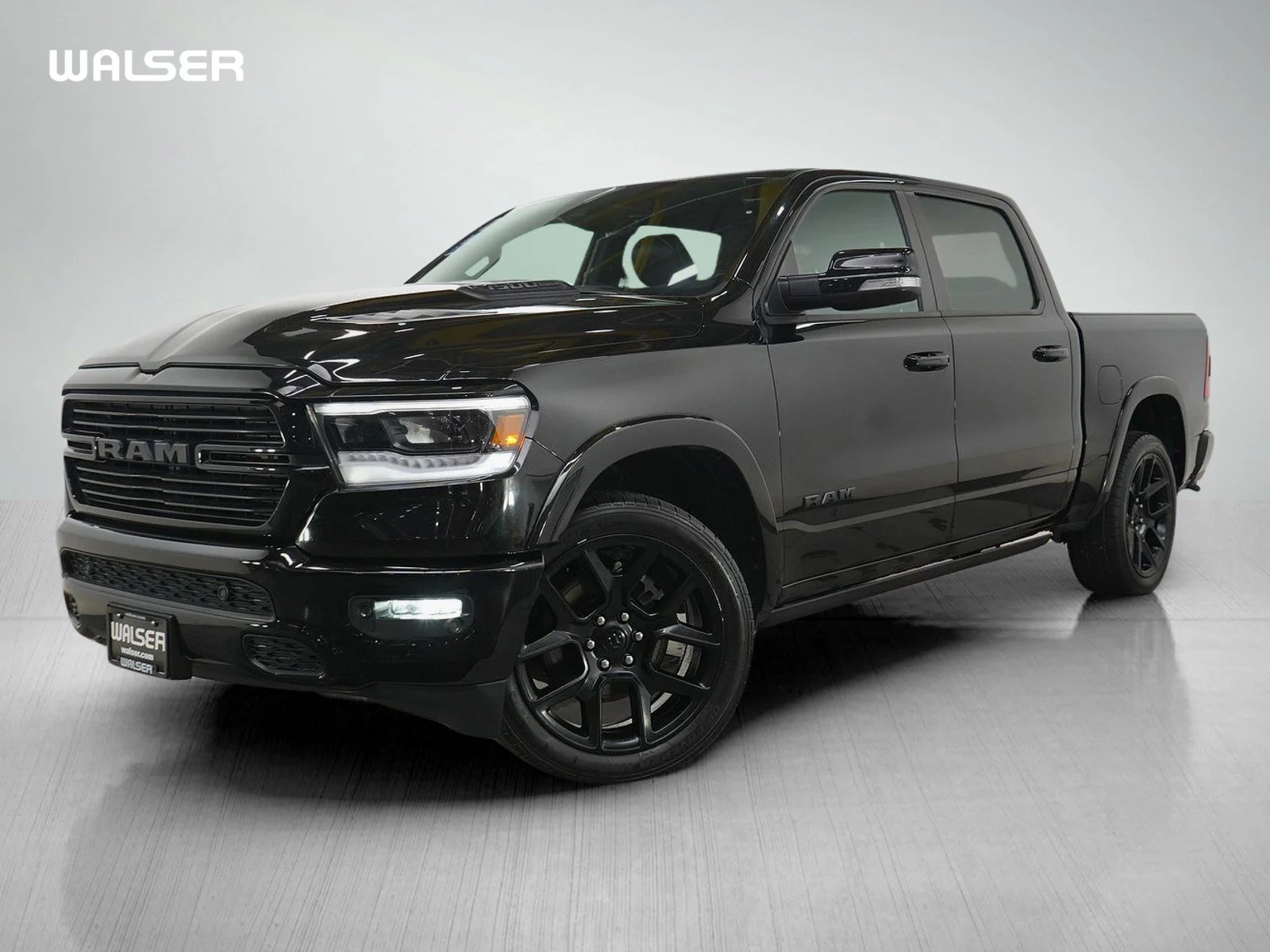 2022 RAM 1500 Laramie 4x4 Crew Cab 5'7's photo