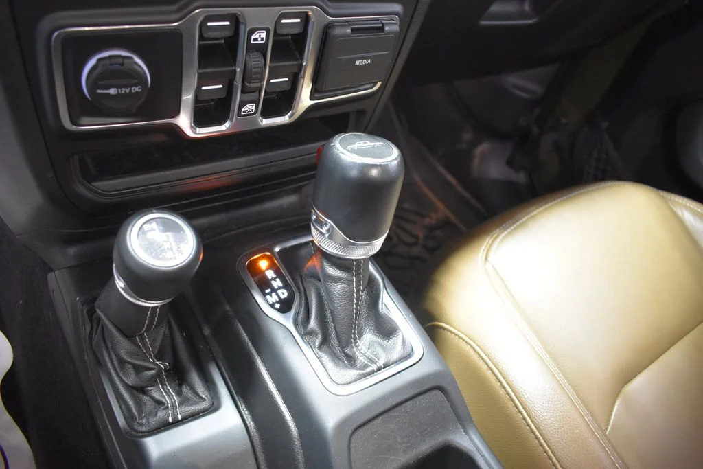 Used 2021 Green Jeep Overland image 19