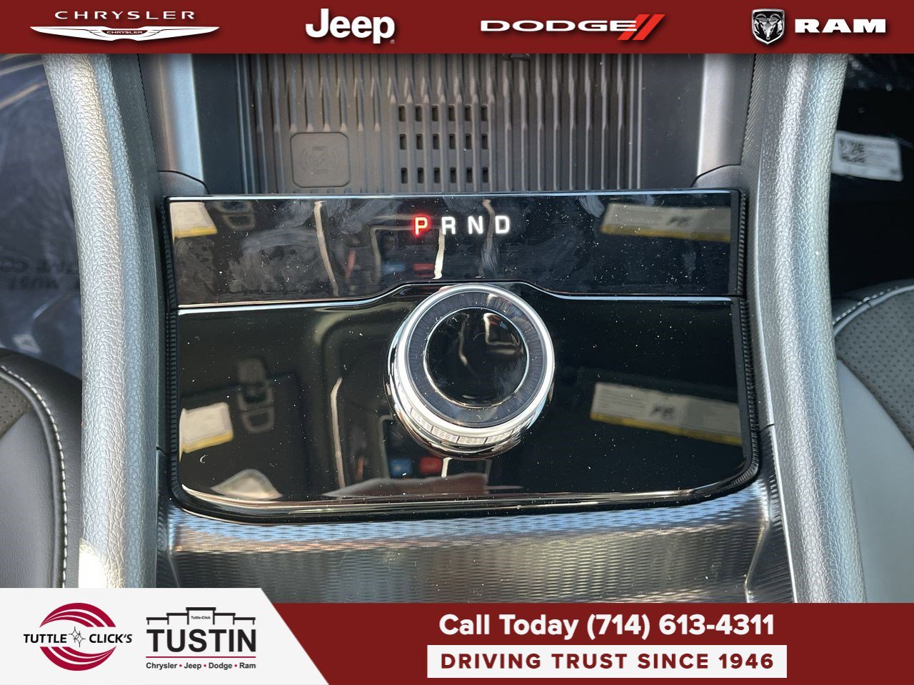 New 2026 Bright White Clear-Coat Exterior Paint Jeep Laredo Altitude image 19