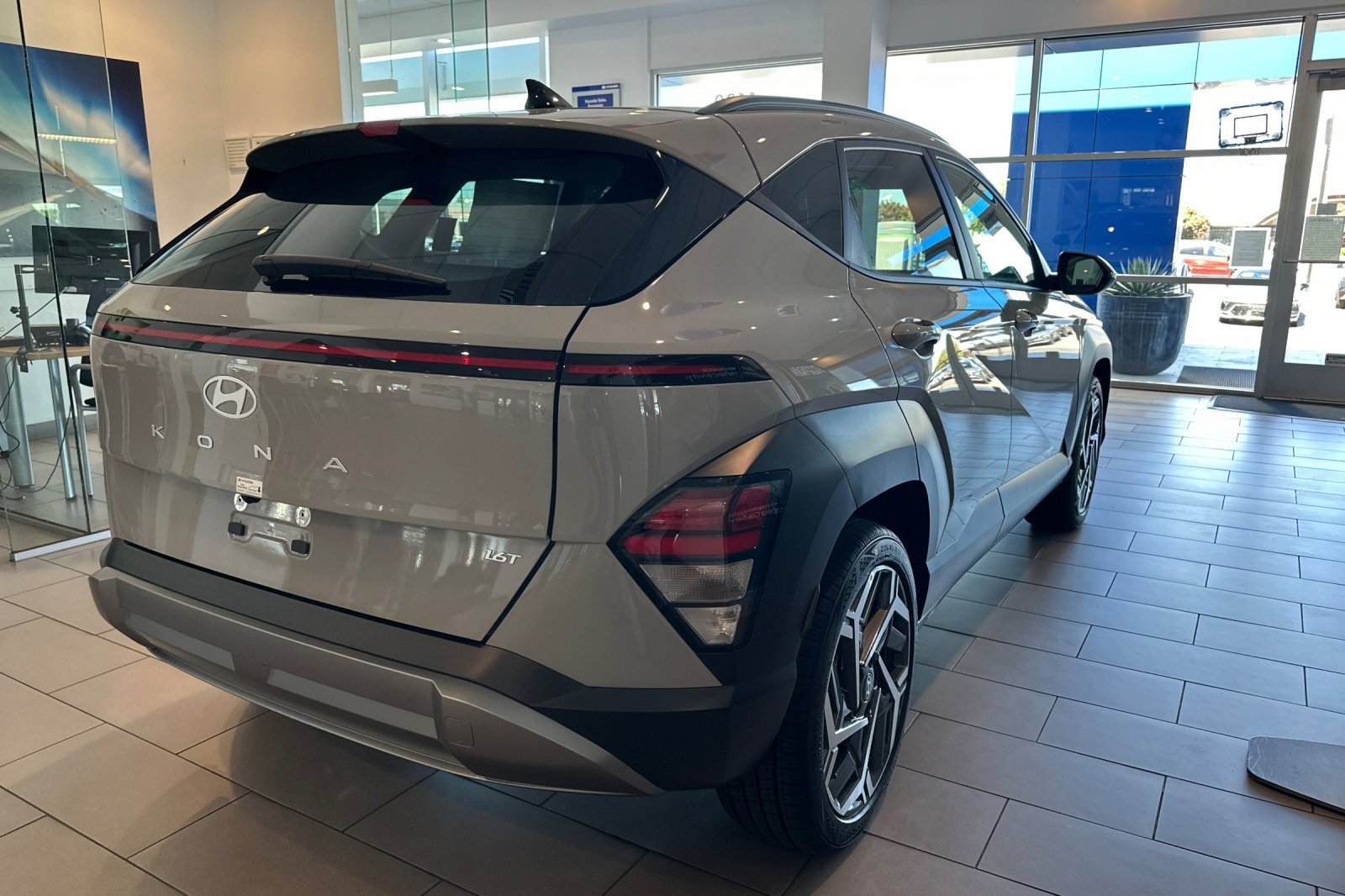 New 2026 Cyber Gray Metallic Hyundai SEL Premium image 4
