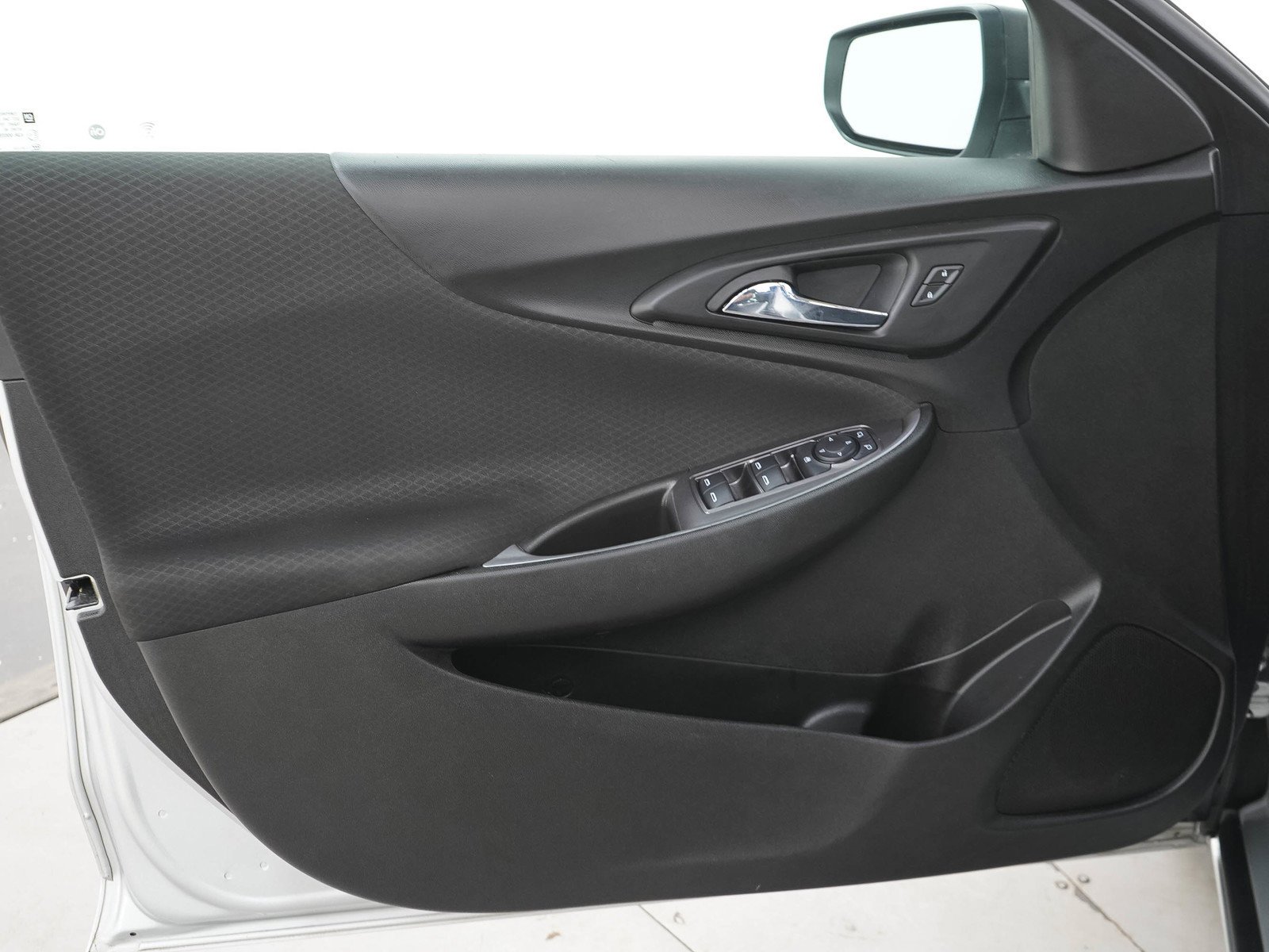 Used 2022 Silver Ice Metallic Chevrolet LS image 18