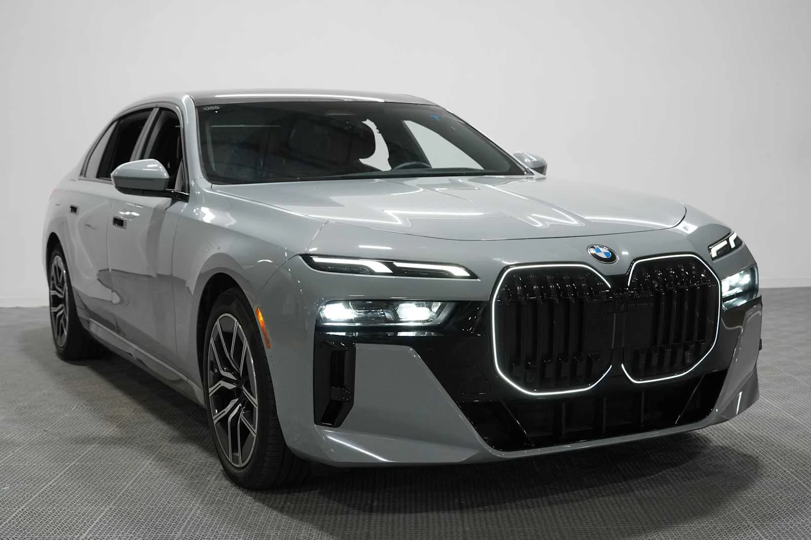 Used 2025 Brooklyn Grey Metallic BMW 740i xDrive image 3