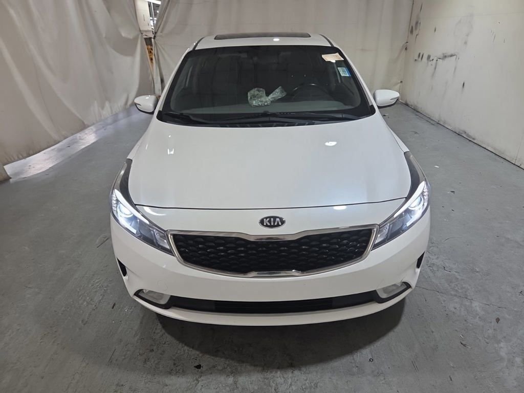 Used 2017 White Kia EX image 7