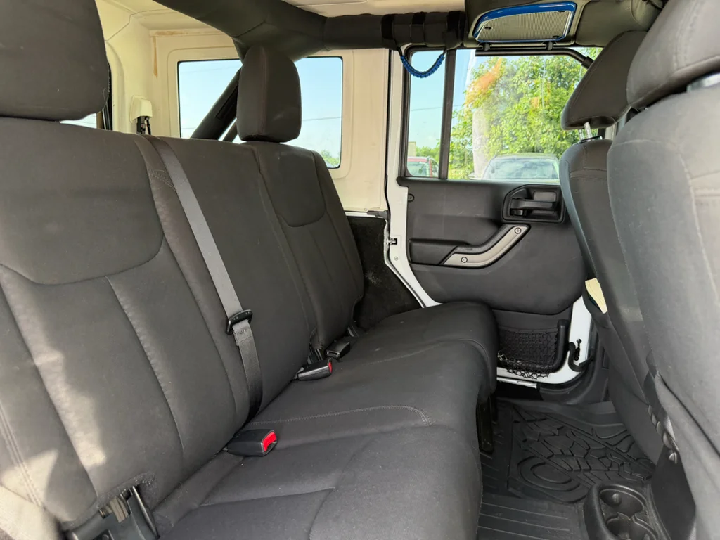 Used 2015 Bright White Clearcoat Jeep Sport image 24