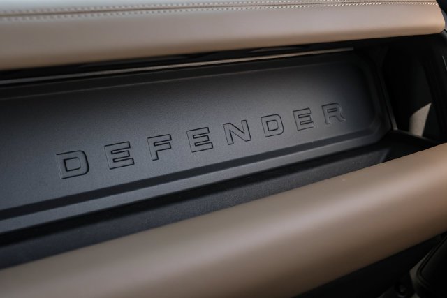 New 2026 Fuji White Land Rover X-Dynamic SE image 34