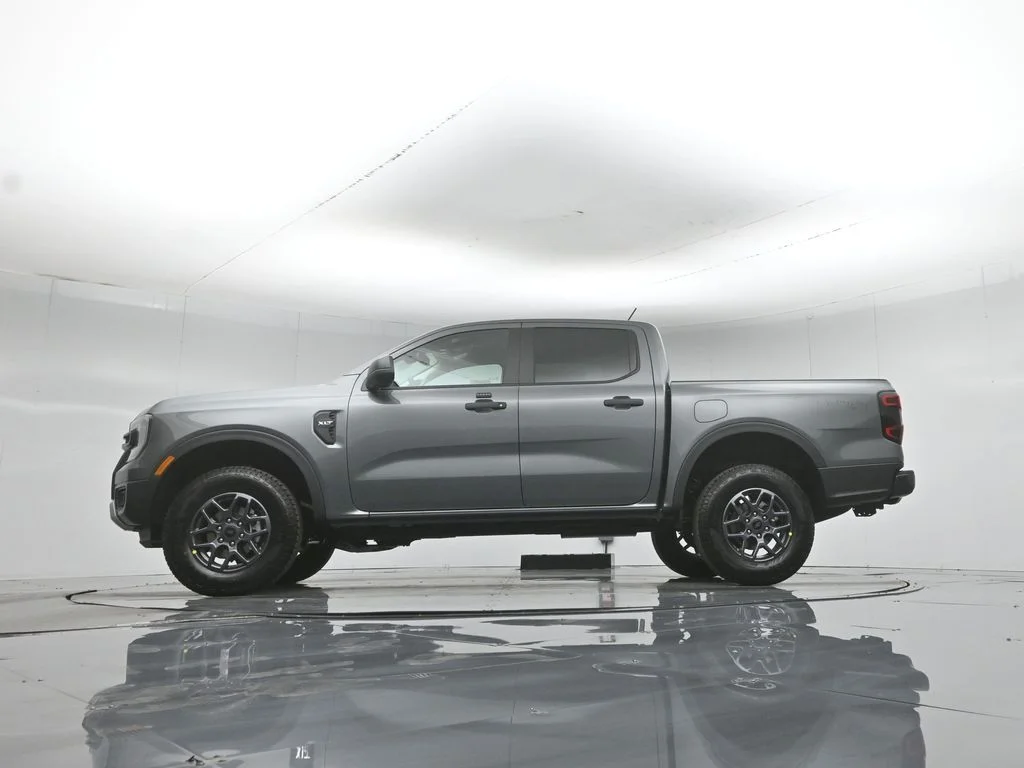 New 2026 Carbonized Gray Metallic Ford XLT image 7