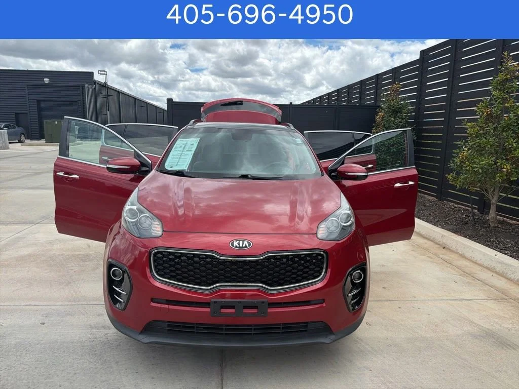 Pre-Owned 2019 Kia Sportage EX