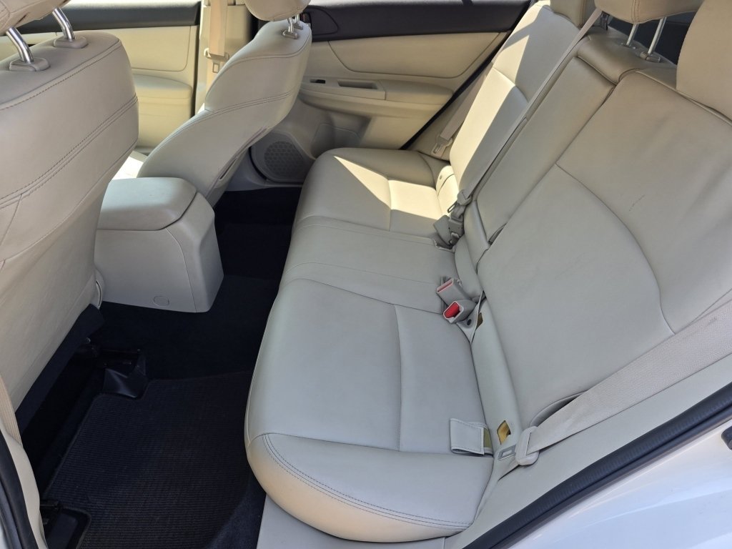 Used 2014 Satin White Pearl Subaru Limited image 26