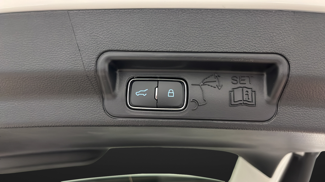 Used 2026 Star White Metallic Tri-Coat Ford Active image 30
