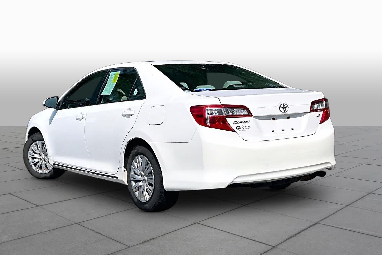 Used 2012 Super White Toyota LE image 10