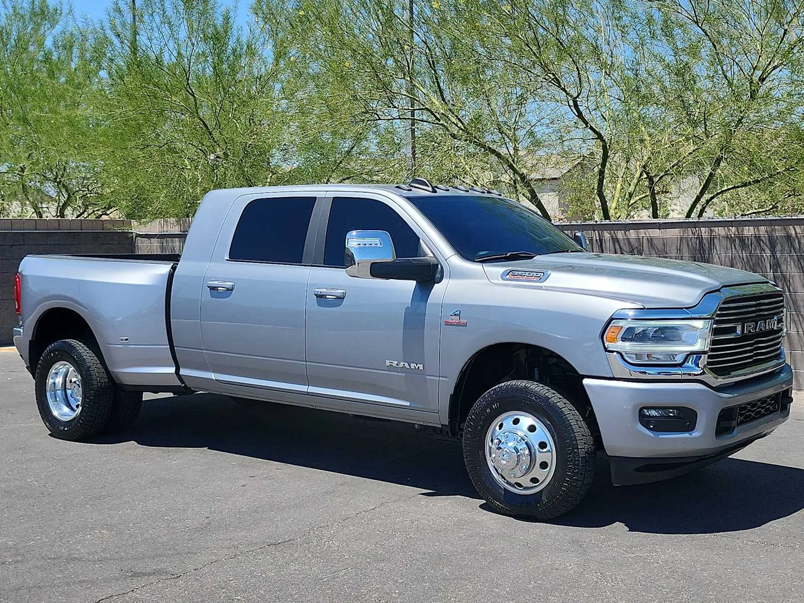 Used 2024 Billet Silver Metallic Clearcoat Ram Laramie image 2