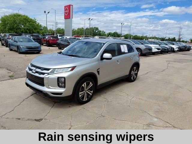 Used 2025 Black Mitsubishi 2.0 ES image 9
