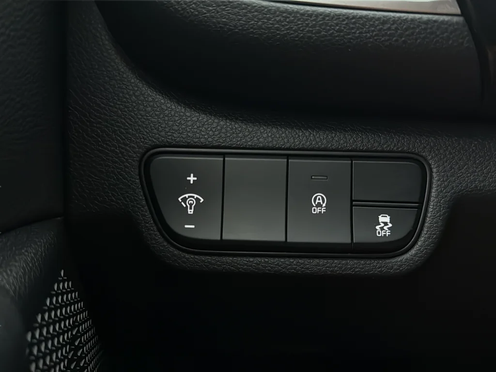 Used 2024 Green Kia S image 16