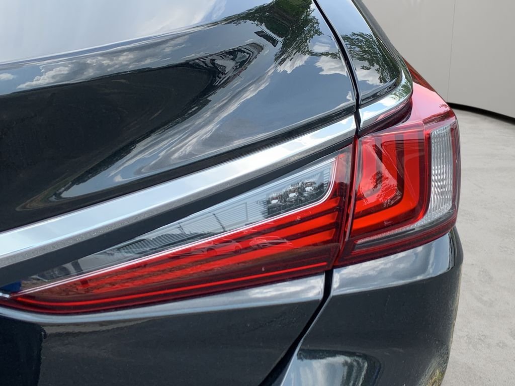 2021 Lexus ES 350 - Photo 45