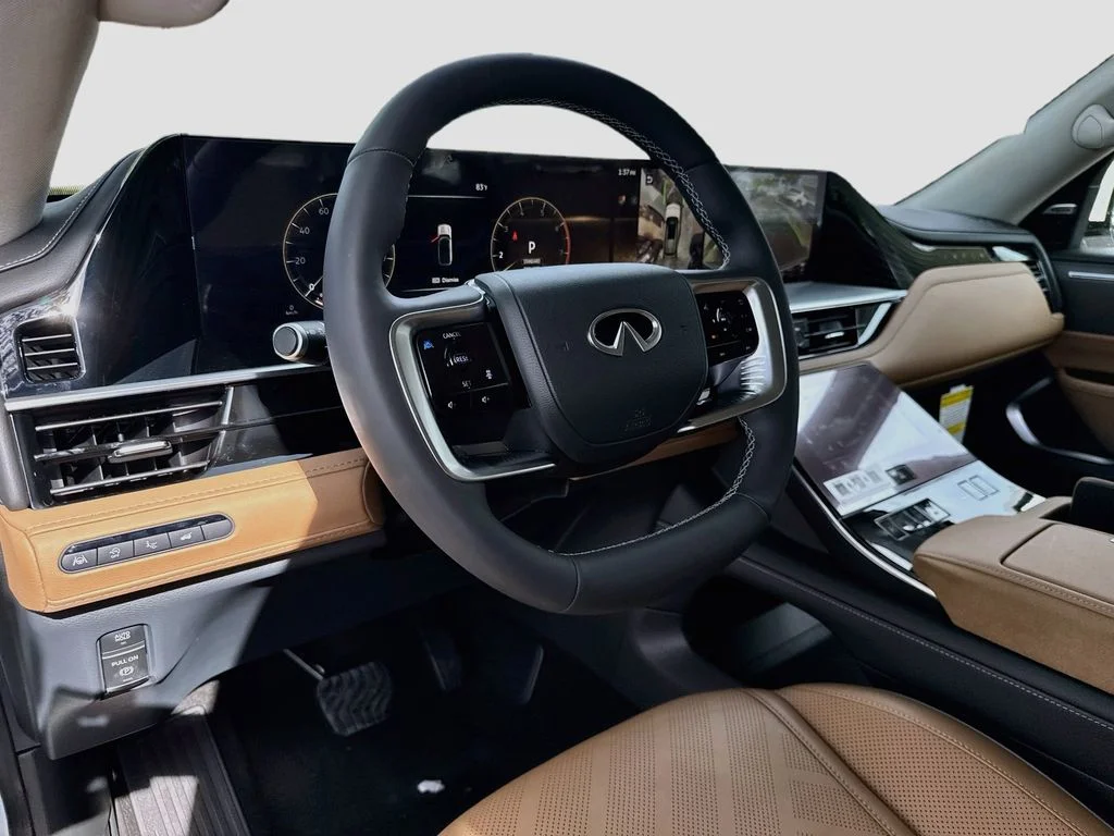 New 2027 RADIANT WHITE INFINITI Luxe 2WD image 9