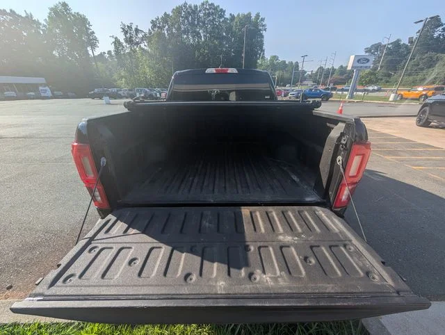 Used 2020 Black Ford XLT image 5