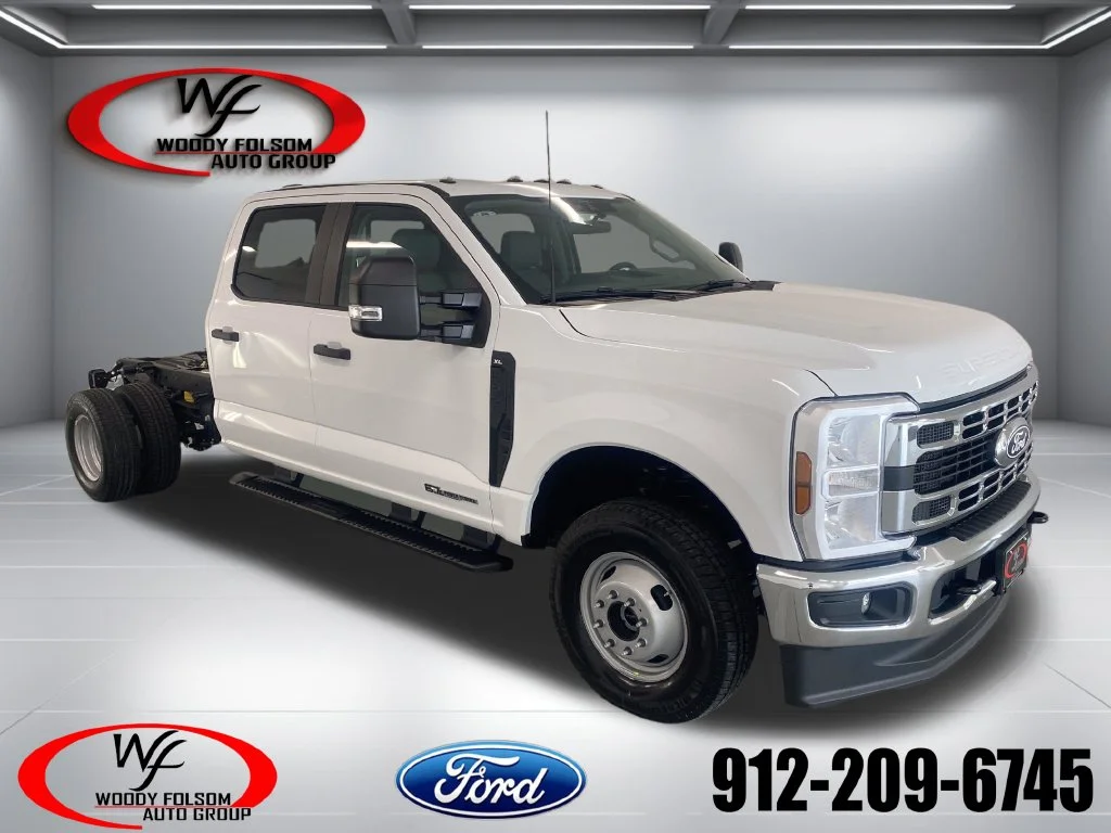 New 2027 Oxford White Ford F-350® XL image 1