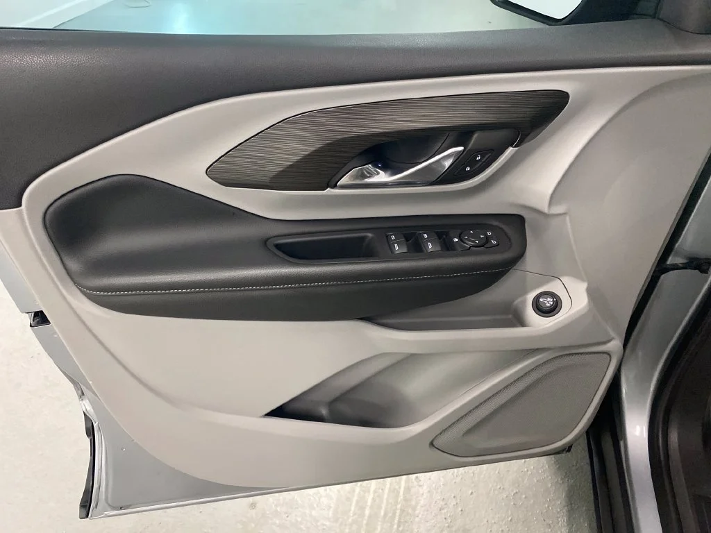 Used 2024 Silver GMC SLE image 11