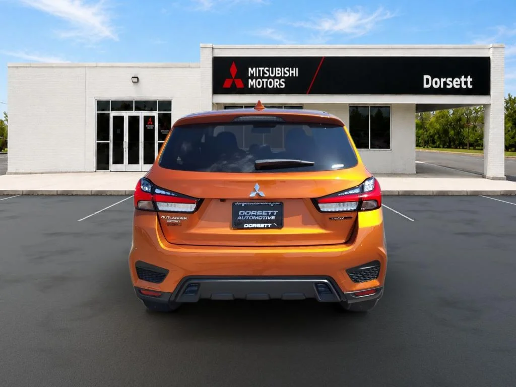 New 2026 Sunshine Orange Metallic Mitsubishi LE image 7