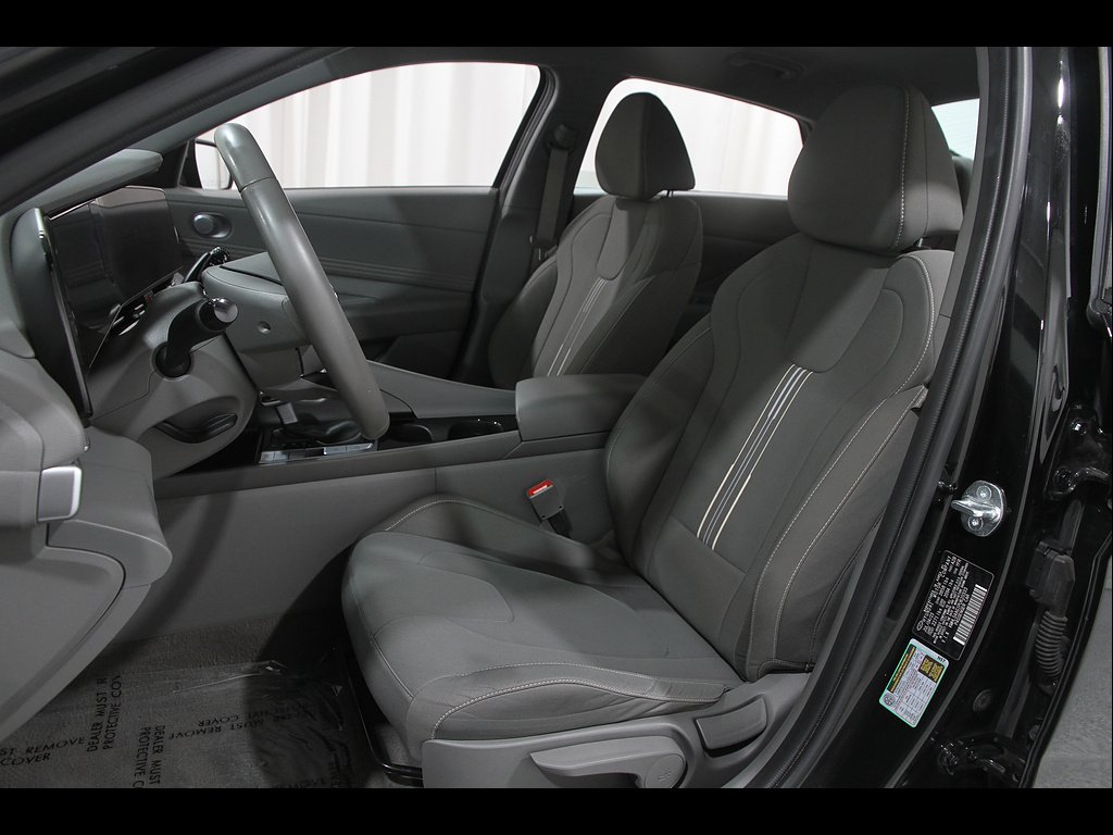 Certified Used 2023 Onyx Black Hyundai SEL image 5