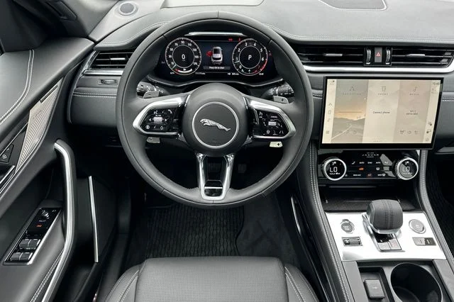 2026 Jaguar F-Pace R-Dynamic S - Photo 13