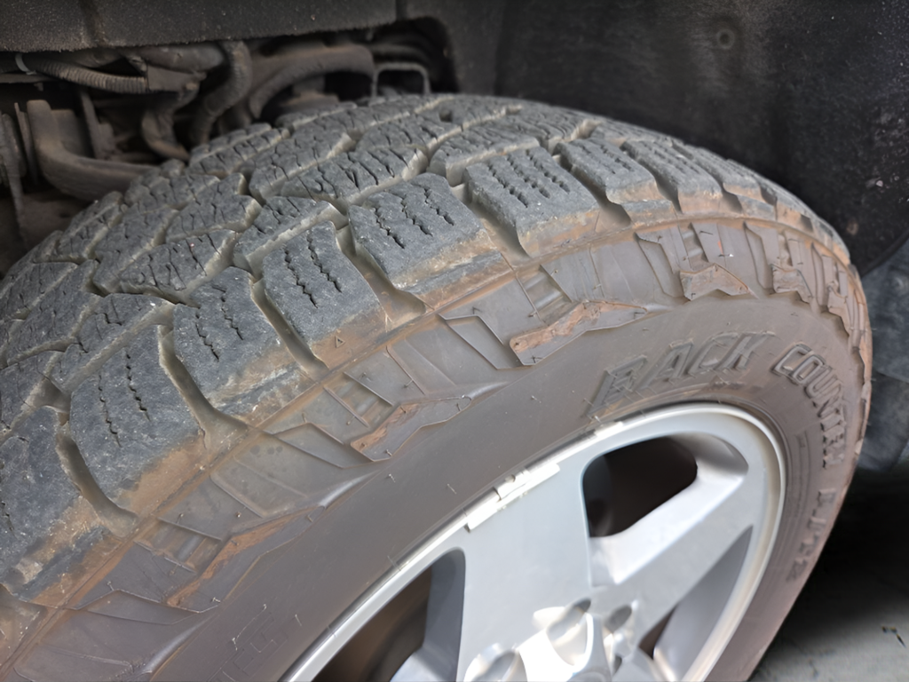 Used 2016 Black GMC SLT image 11