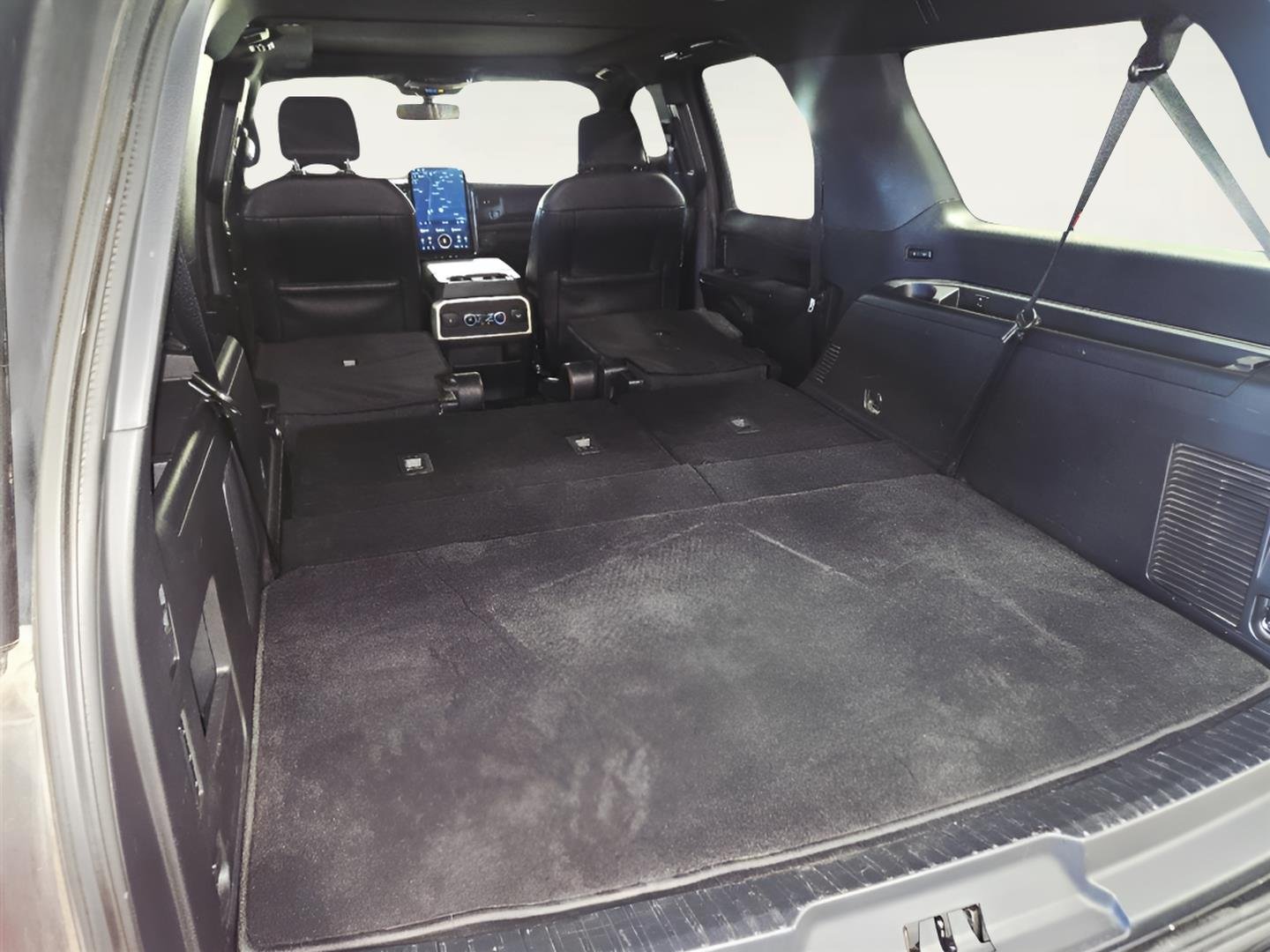 Used 2022 Dark Ford Limited image 57