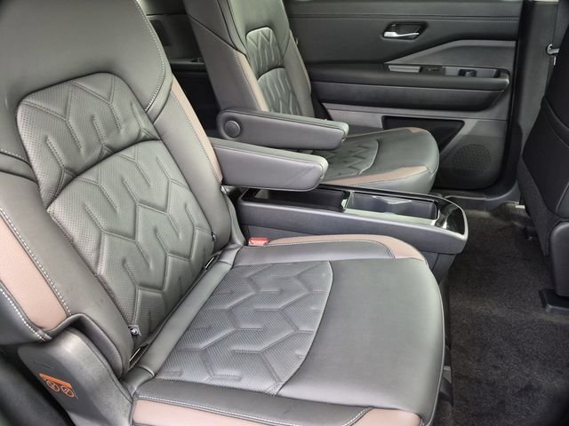 New 2026 Boulder Gray Pearl Nissan Platinum image 26