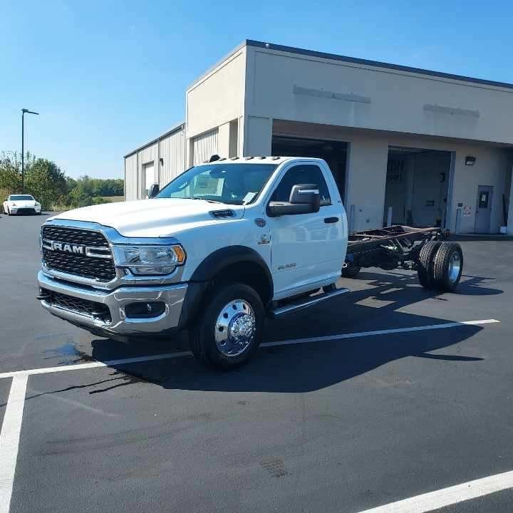2024 RAM 5500 SLT 4X4 Regular Cab LWB DRW 205" WB's photo