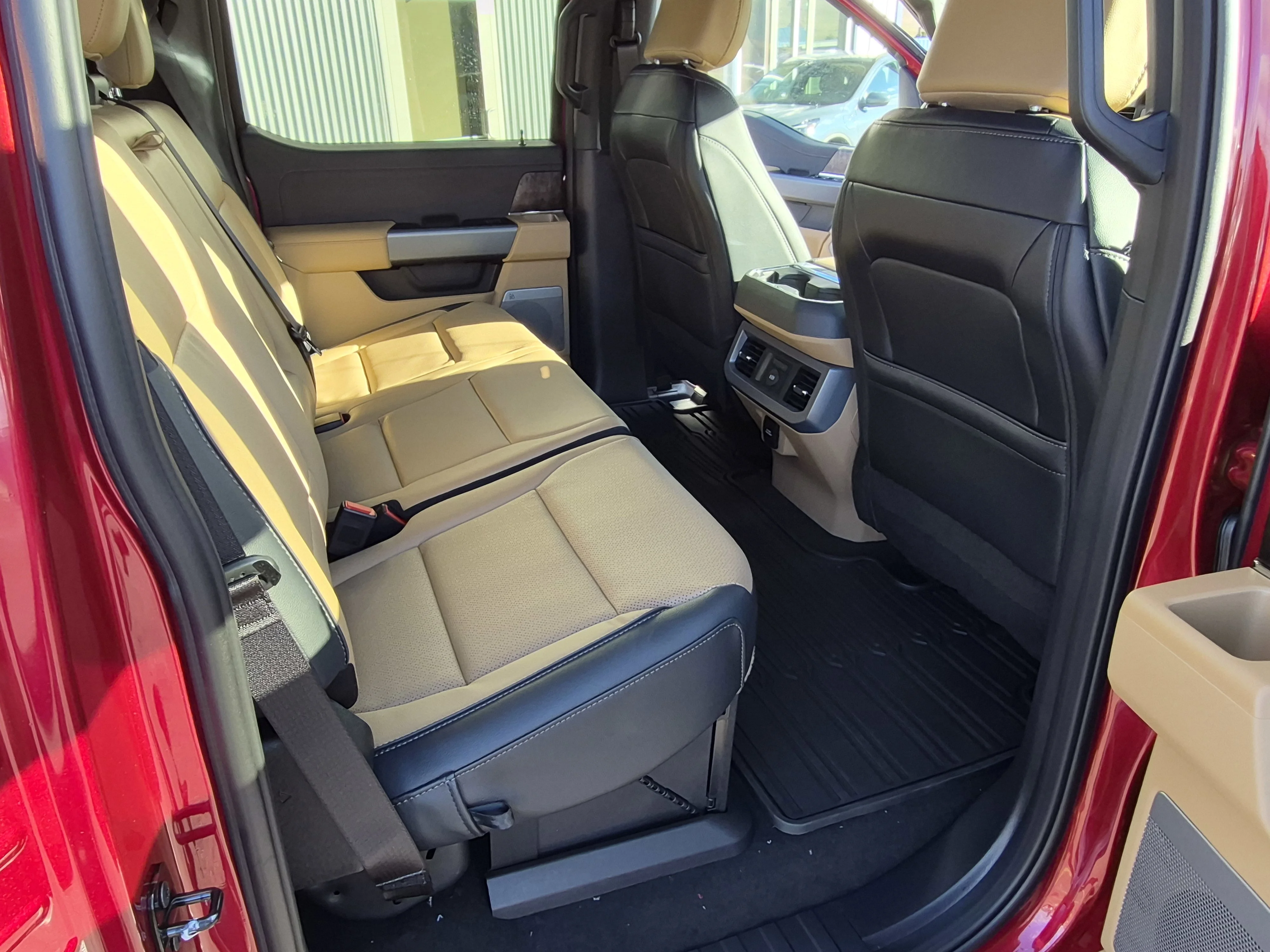 2026 Ford F-350 Super Duty Lariat - Photo 6