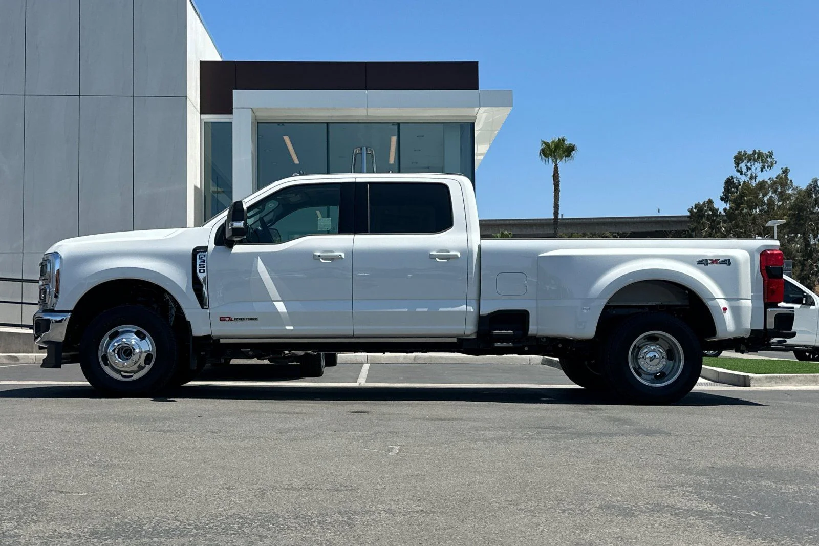 New 2026 Star White Metallic Tri-Coat Ford F-350® Lariat® image 6