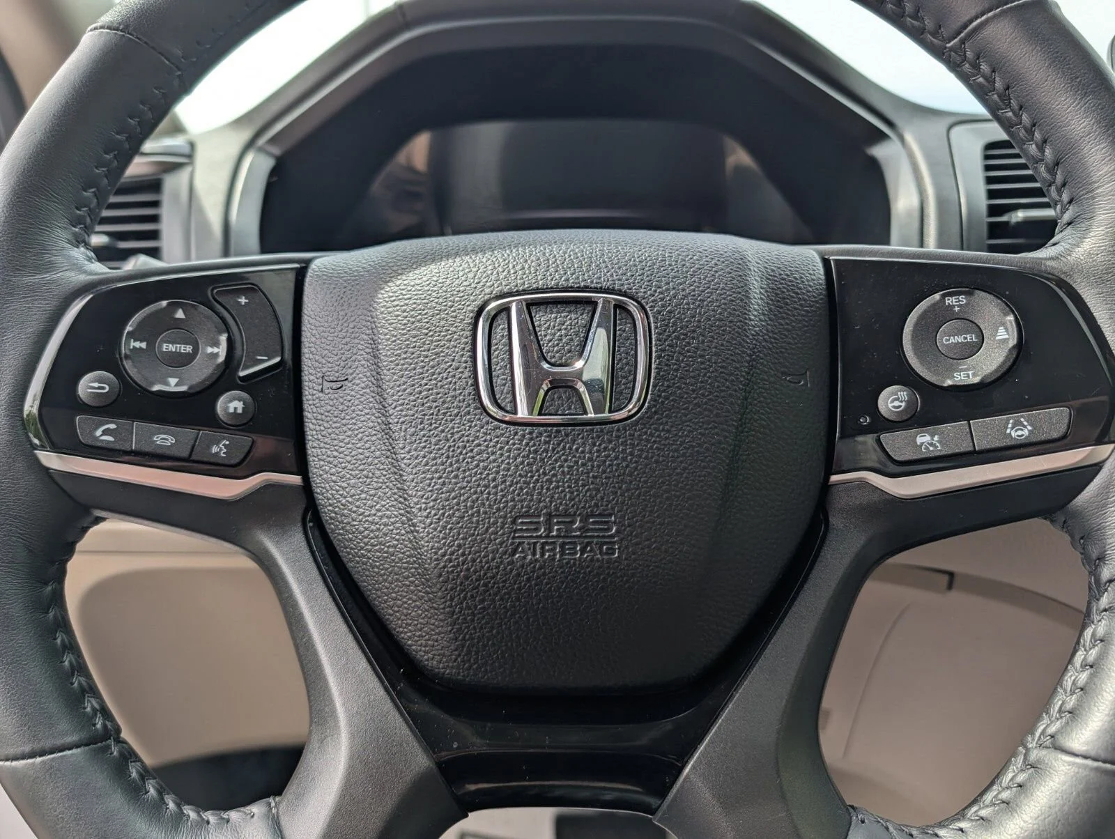 Used 2023 White Honda Elite image 29