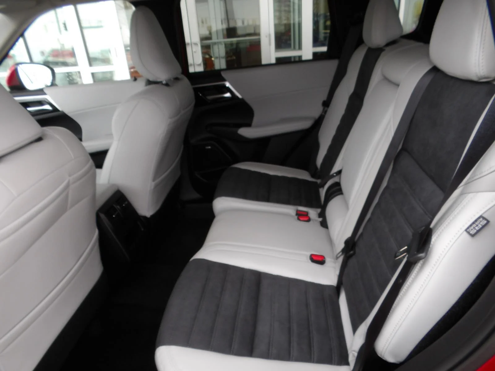 2026 Mitsubishi Outlander SE - Photo 16