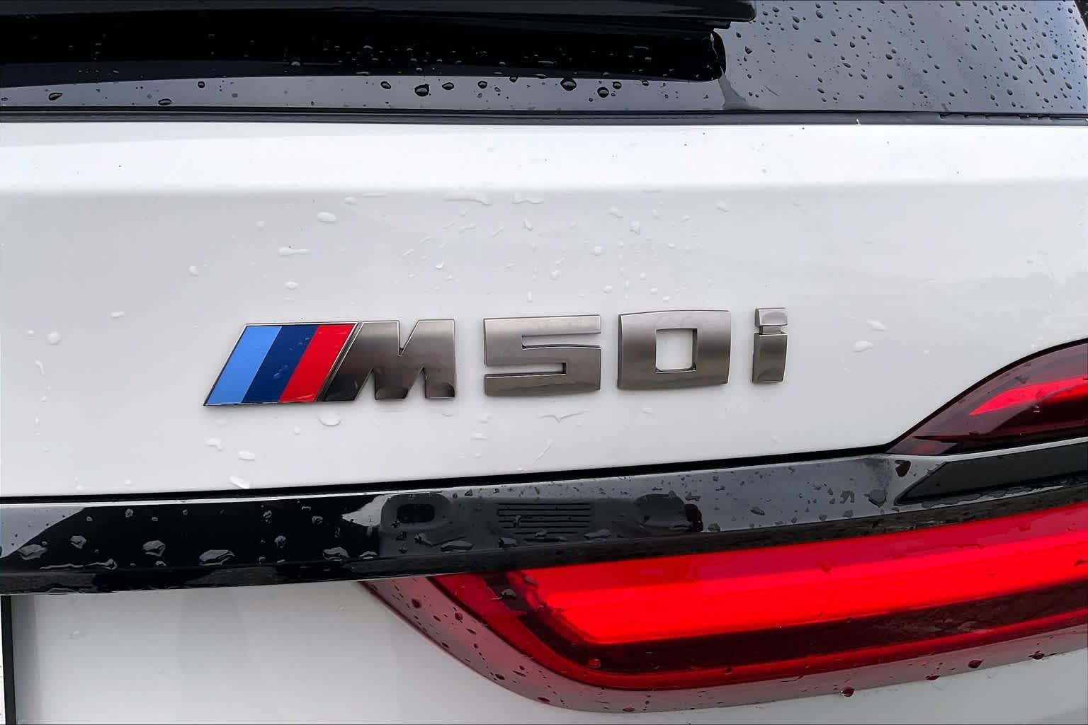 Used 2020 Alpine White BMW M50i image 9
