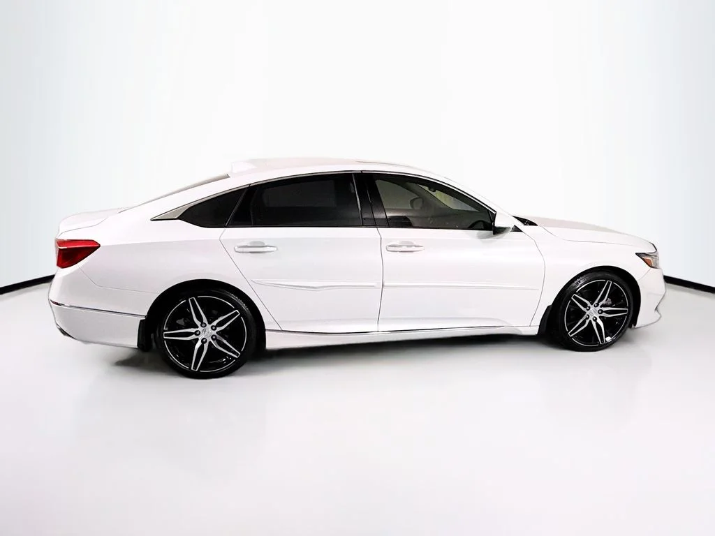 Certified Used 2022 White Honda Touring 2.0T image 4