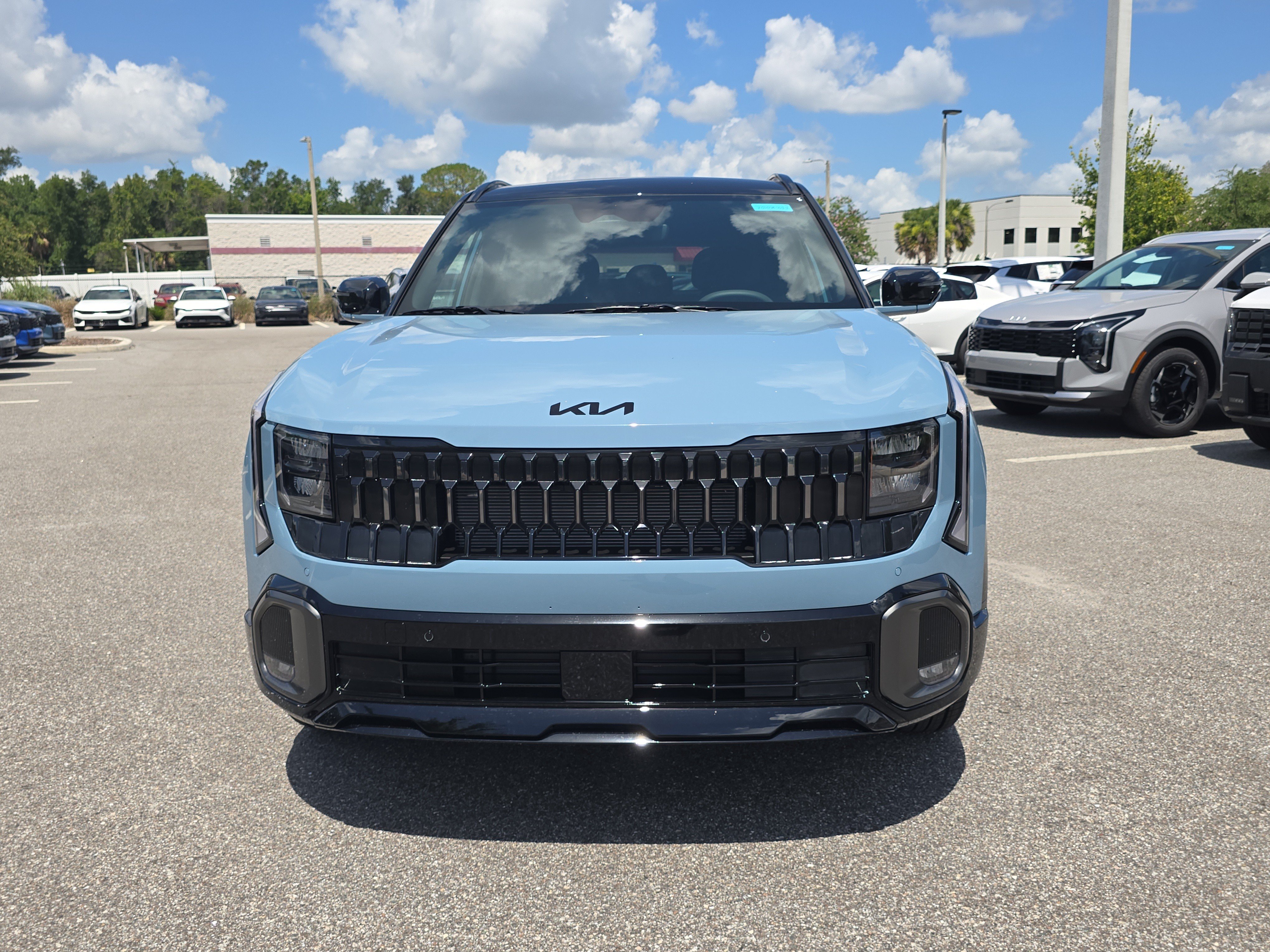 New 2027 Frost Blue / Black Roof Kia X-Line S image 3