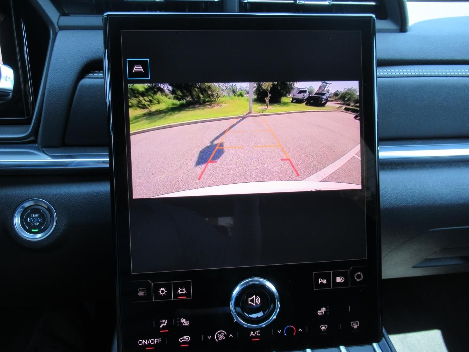 Used 2026 White GMC Elevation image 27