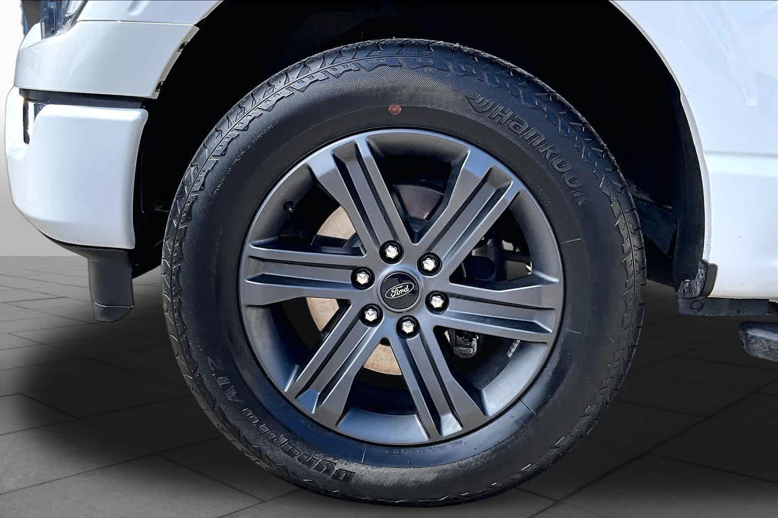 Used 2023 Oxford White Ford XLT image 11