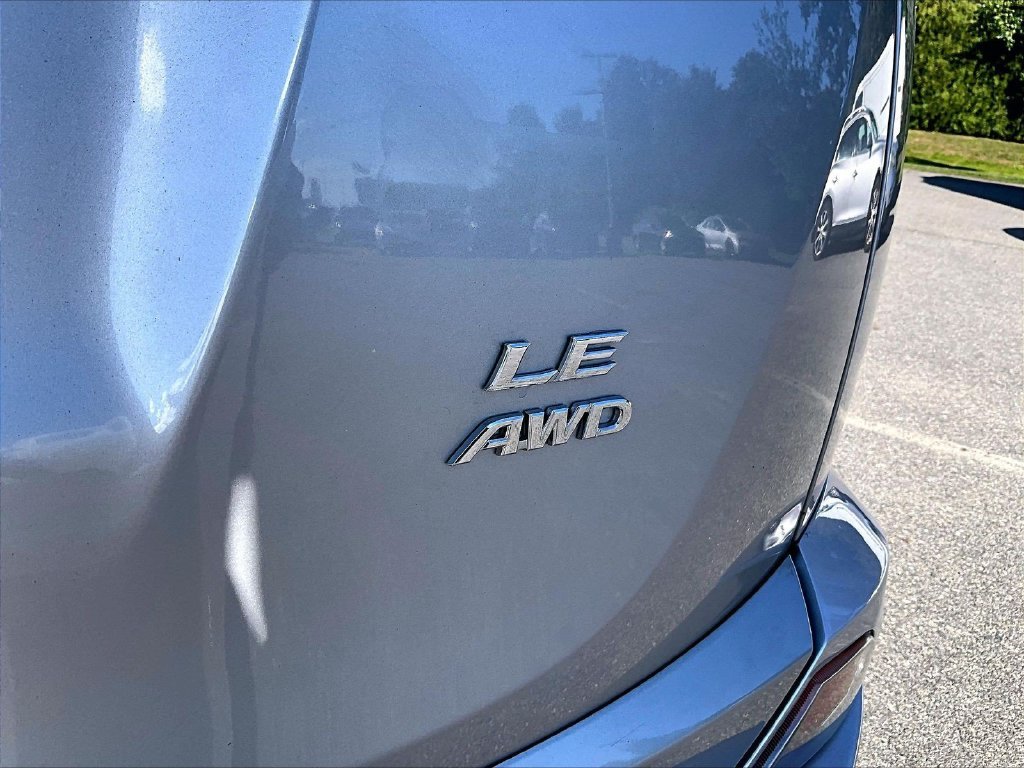 Used 2017 Silver Toyota LE image 29